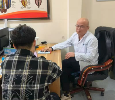 陇南市|男科医师高朋磊：守护男性健康，专业男科诊疗
