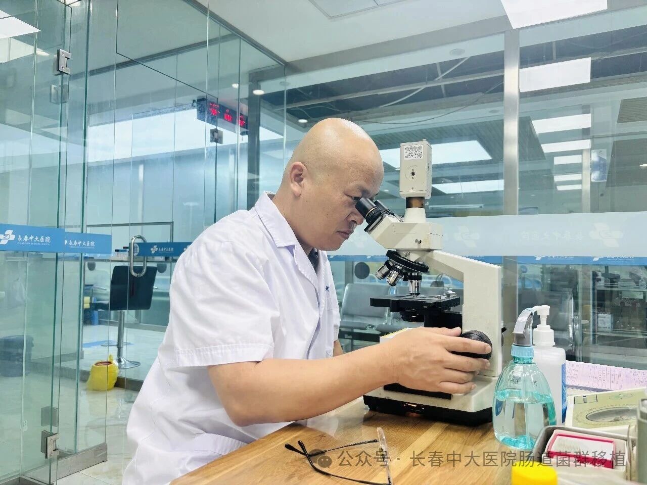 陇南市|高朋磊医师：左手男科临床，右手肠道菌群移植深入研究